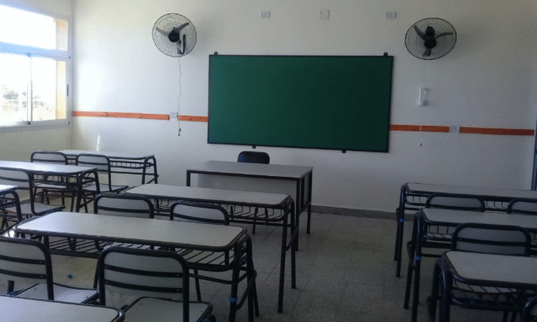 Sección 34 reanuda clases