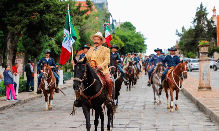 Celebran con cabalgata la Toma de Zacatecas