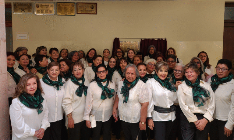 Educadoras celebran 45 años de egreso