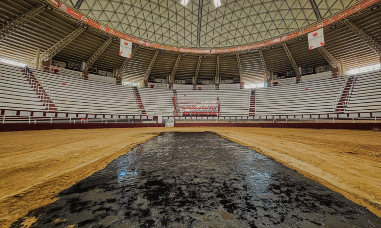 Excelencia charra – Preparan recinto para gran evento