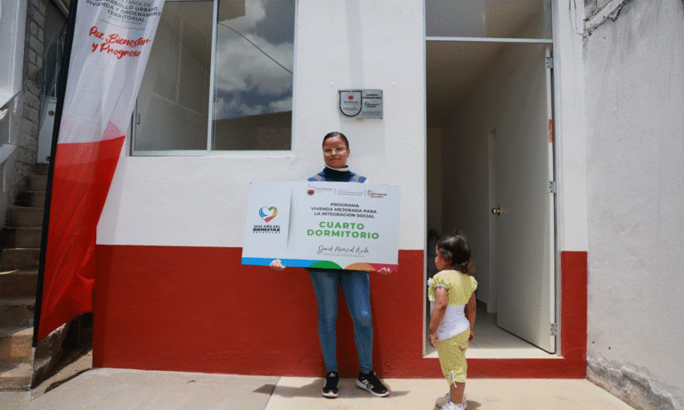 Familias reciben cuartos dormitorios dignos
