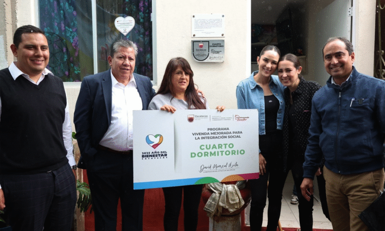 Entregan cuartos y baños dignos en Guadalupe