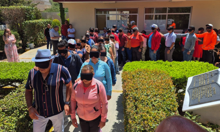 Capacitan a más de mil servidores públicos