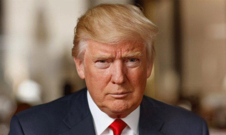 Trump amenaza con aranceles a semiconductores