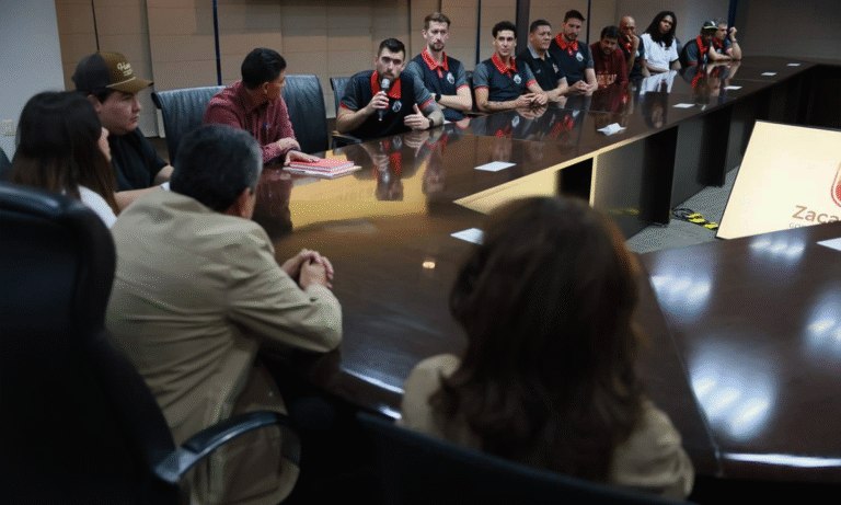 Reconocen a Mineros por gran temporada