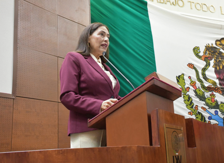 Legislatura impulsa becas para mujeres víctimas de violencia