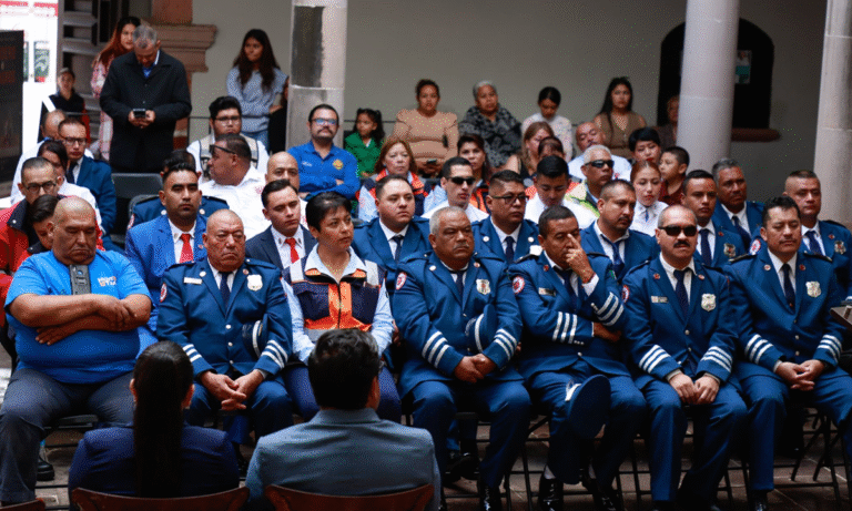 Fresnillo promete mejores condiciones a cuerpo de bomberos