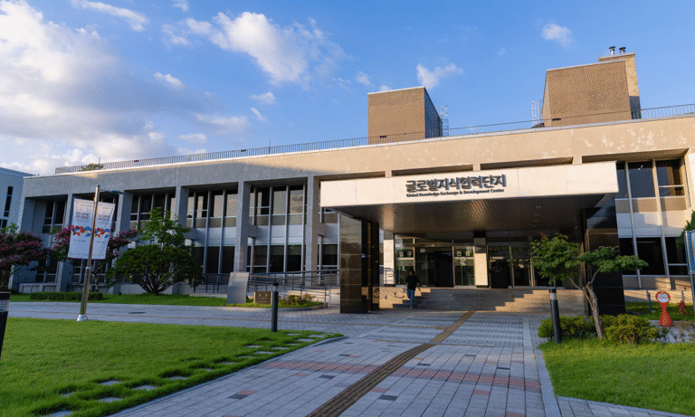 Corea del Sur prohíbe móviles en las aulas