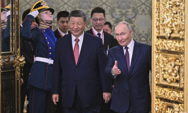 Micrófono capta charla de Putin y Xi sobre biotecnología