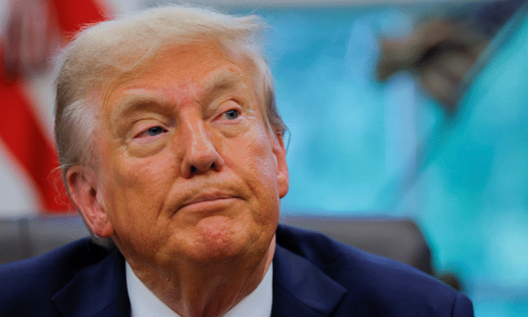 Trump confirma nuevo ataque contra embarcación en el Caribe