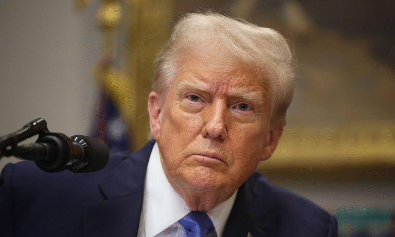 Trump asegura que sólo Estados Unidos salvará al mundo