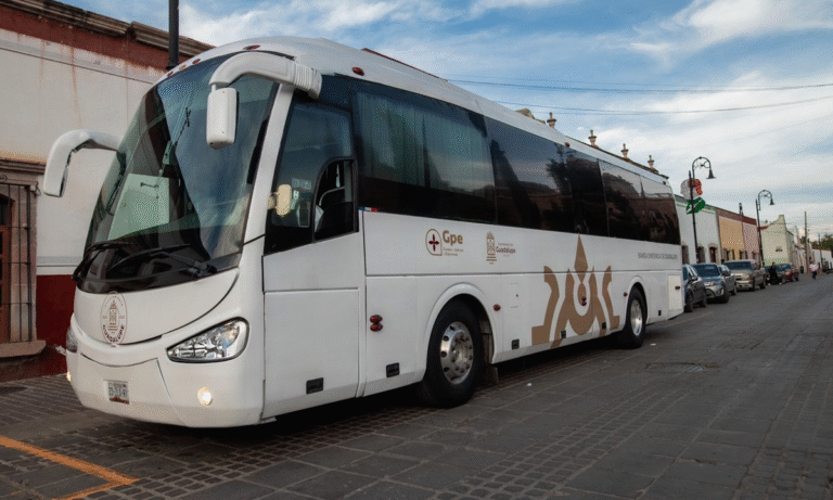 Banda Sinfónica de Guadalupe recibe autobús oficial