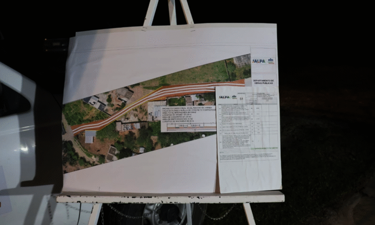 Pavimentan calle en Rancho de Arriba invierten 100 mil pesos en obra