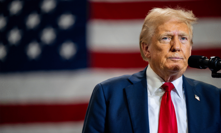 Trump impondrá arancel del 25% a camiones pesados