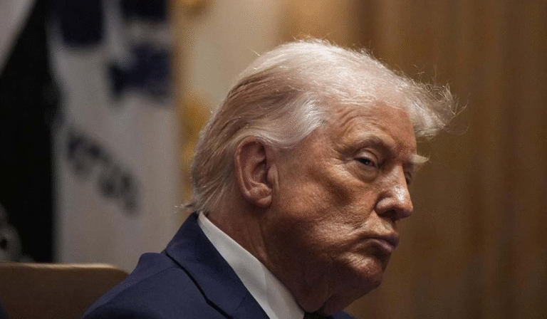 Trump advierte que Petro será el siguiente